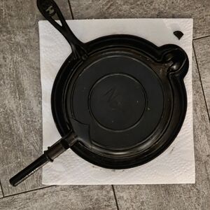 Black Cast Iron Double-Sided Grill / Omelette Pan